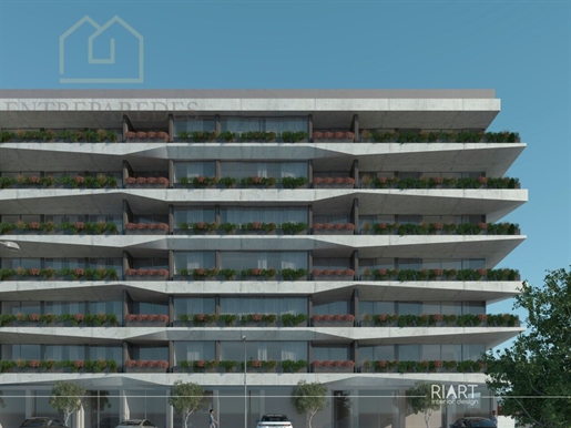 Apartamento de 2 dormitorios con balcón en Matosinhos sul Bm