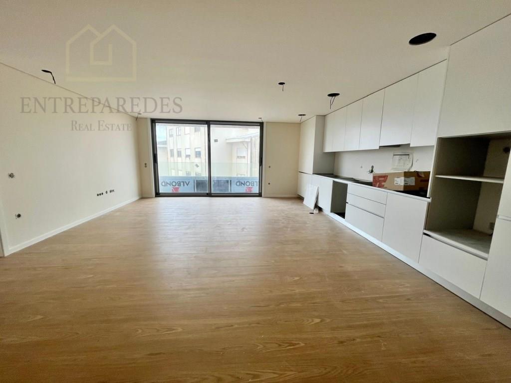 Nuevo apartamento de 2 dormitorios en el centro de Espinho en compra, Espinho, Aveiro - Portugal