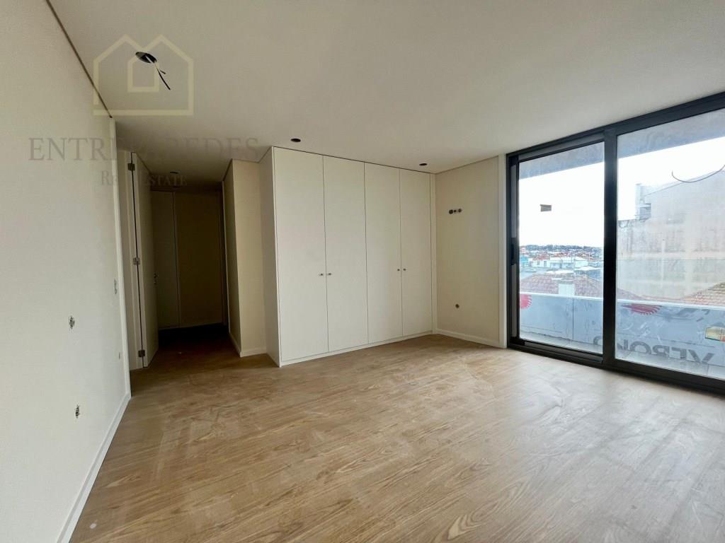 Nuevo apartamento de 2 dormitorios en el centro de Espinho en compra, Espinho, Aveiro - Portugal