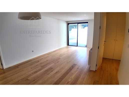 2 bedroom flat in Foz Velha, with 53m2 terrace and garage, for sale - Porto