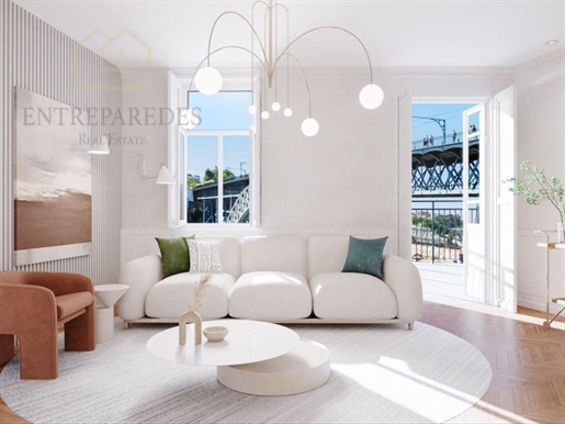 Buy apartment T0 + 1 historic center of Porto - with balcony - next to Ponte Luis I