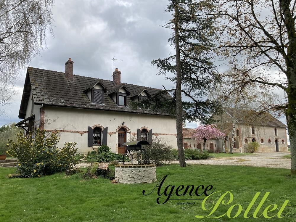 1h30 from Paris south by A77, near Gien (Loiret), farmhouse (1887) including a living house