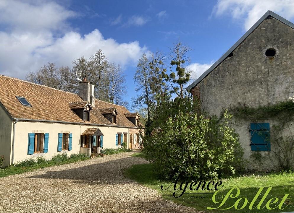 Property 7 ha: restored mill, outbuildings, meadows