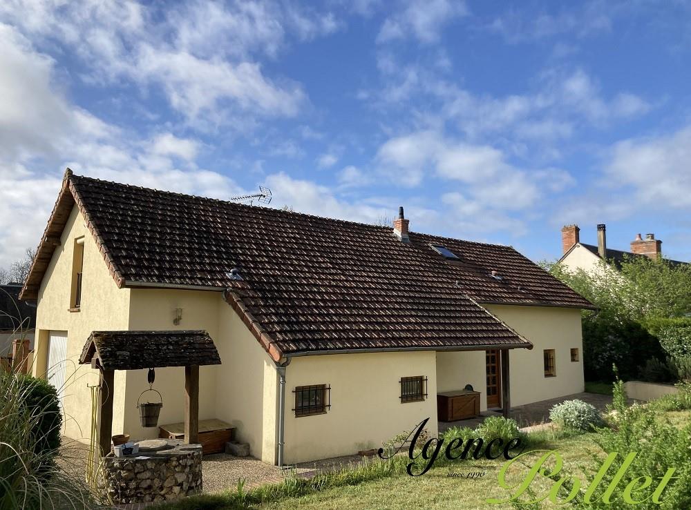 Renovated house 110 m², garage, enclosed garden 1613 m², well, cellar