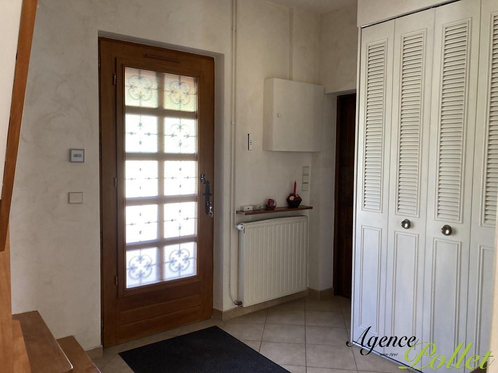 Renovated house 110 m², garage, enclosed garden 1613 m², well, cellar