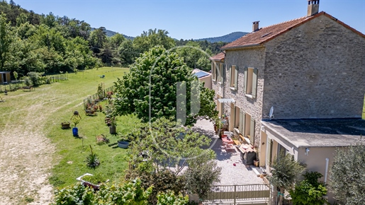 Stenen landhuis te koop bij Vaison La Romaine