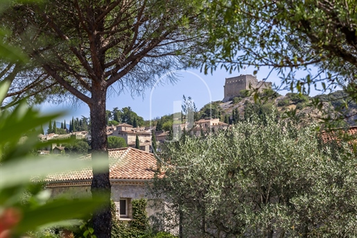 Restored Provencal house with view for sale in Vaison La Romaine