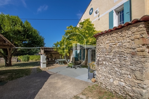Characterful stone-built property for sale near Vaison-la-Romain