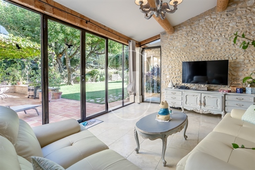 Exceptional property with pool for sale near Vaison La Romaine
