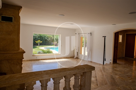 Mooie Provençaalse villa met zwembad te koop in Mornas