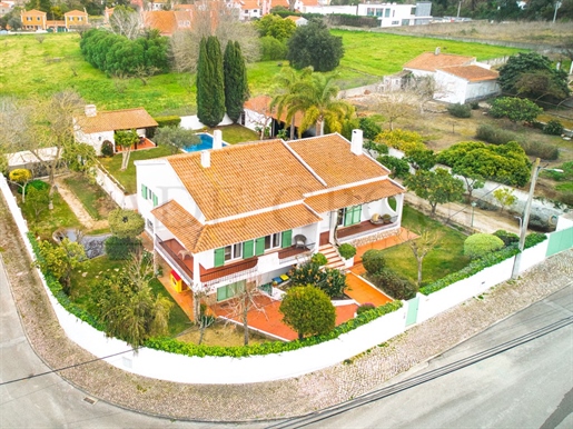 Charming villa with swimming pool in Azeitão