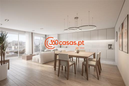 Neue 3-Zimmer-Wohnung mit 39,30 m² großem Balkon und 2 Parkplätzen im Zentrum von Faro