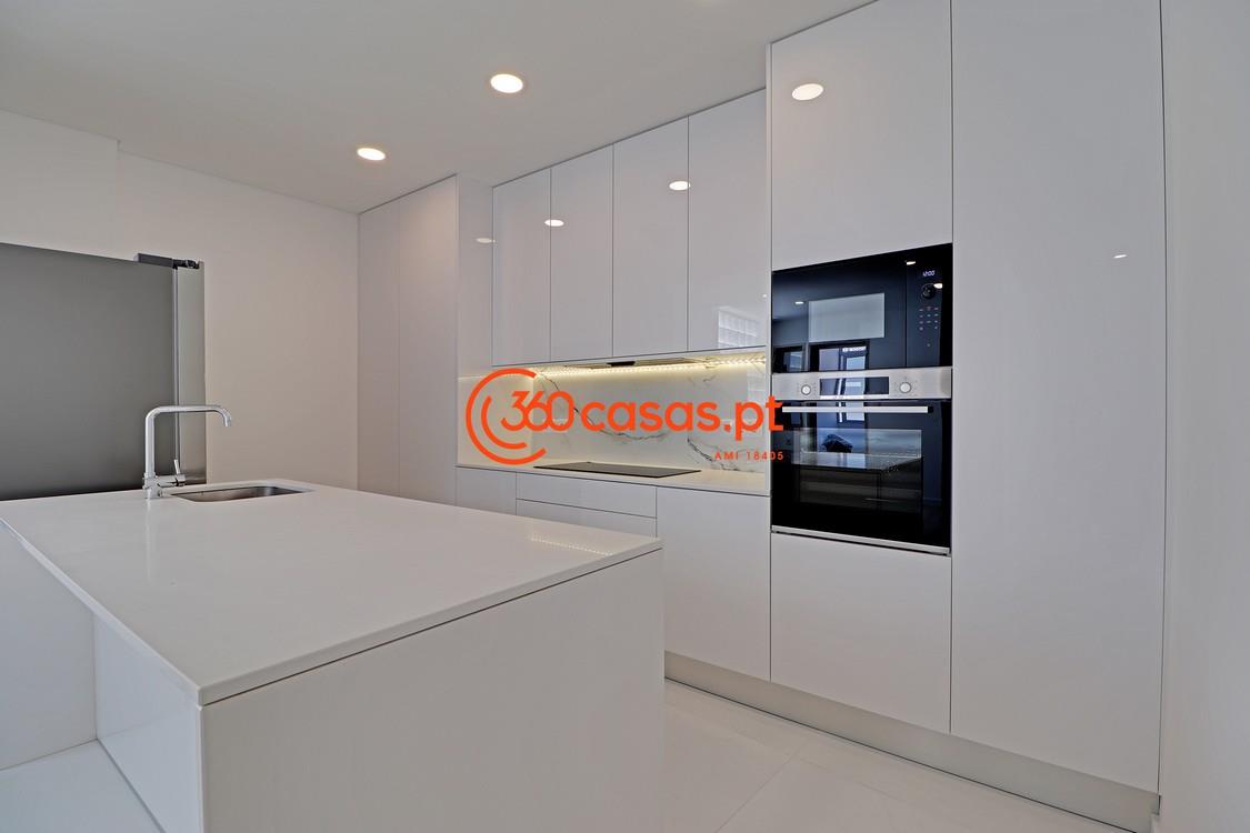 Apartamento T4 todo renovado em zona histórica de Faro