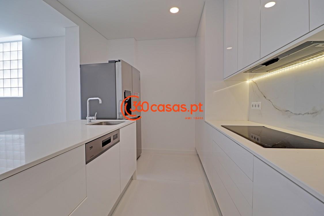 Apartamento T4 todo renovado em zona histórica de Faro