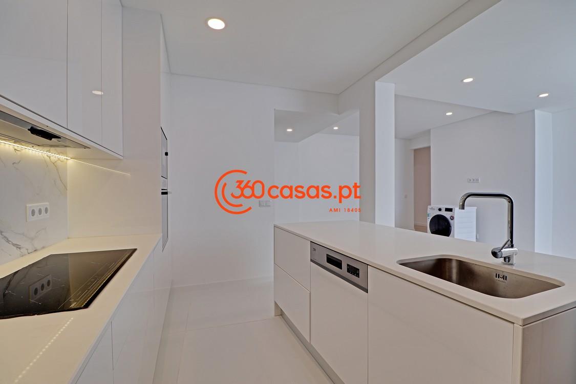 Apartamento T4 todo renovado em zona histórica de Faro