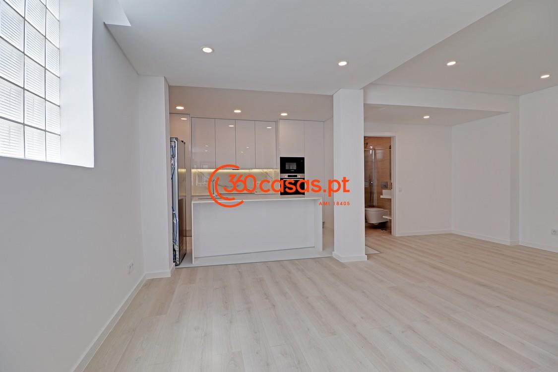 Apartamento T4 todo renovado em zona histórica de Faro