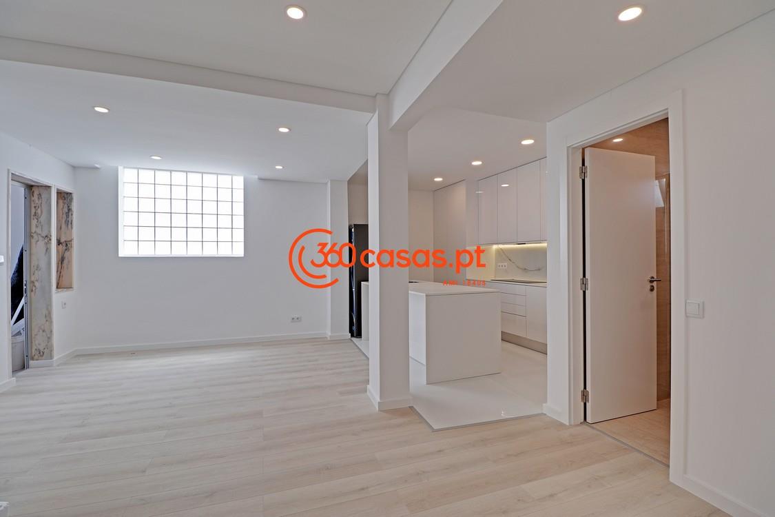 Apartamento T4 todo renovado em zona histórica de Faro