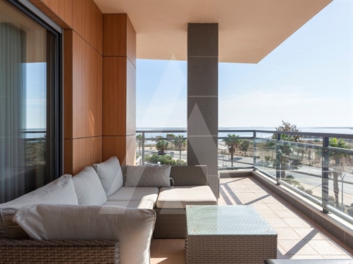 Lassen Sie sich vom Luxus am Meer in Olhão verzaubern: Außergewöhnliche 3-Zimmer-Wohnung