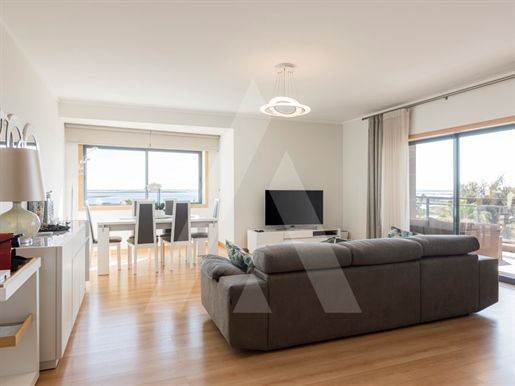Déjate deslumbrar por el lujo junto al mar en Olhão: Excepcional apartamento de 3 dormitorios