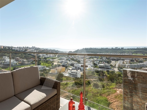 Elégance : Appartement moderne de 3 chambres avec vue sur la mer à Albufeira