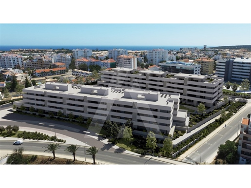 Apartamento T3 de arquitetura moderna para venda com vista mar em Lagos, Algarve