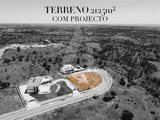 Land of 2125m2 with Project and unique location in Monte Rei