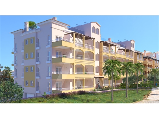 Apartamento de 2 dormitorios de líneas modernas con piscina en Lagos, Algarve
