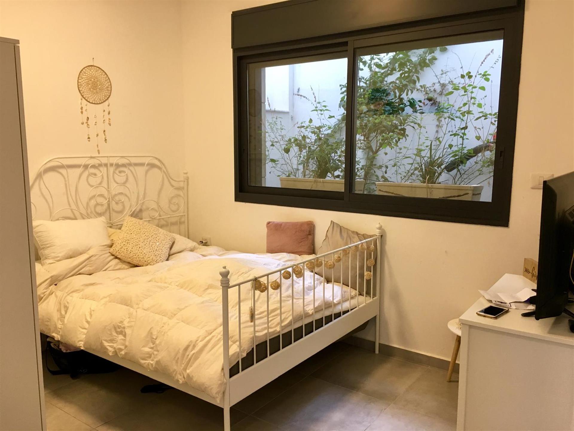 For Sale - Garden Apartment in Gindi Tlv - Gindi Low Towers - 4 Room Apartment - 6.8 Million Nis