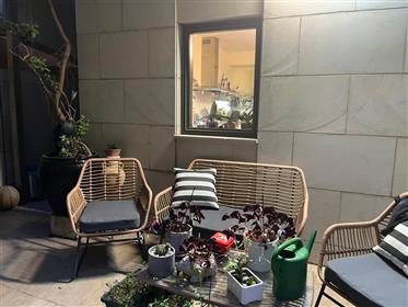 דירת גן מדהימה בתל אביב