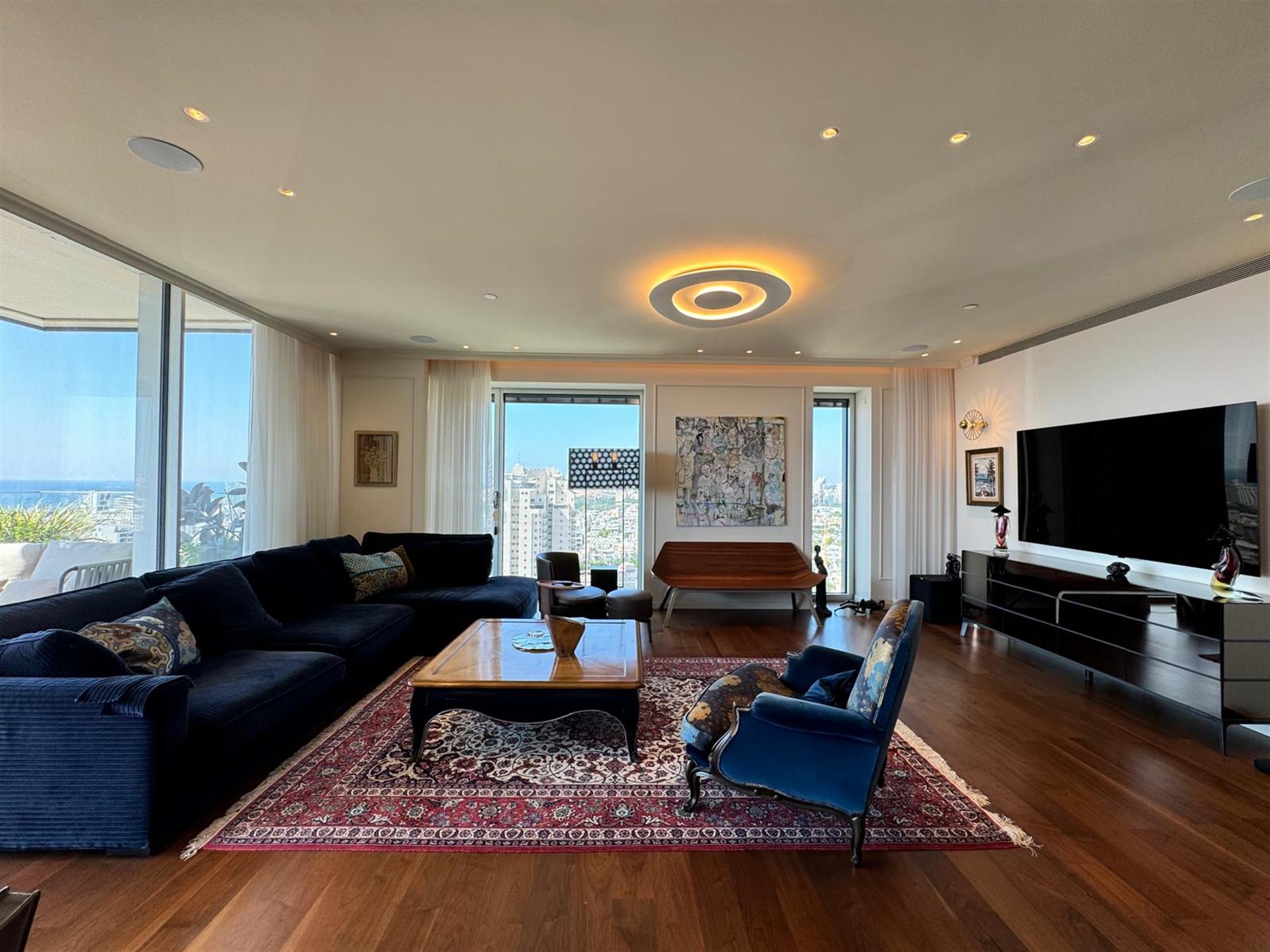 An Luxury apartment in the prestigious Assuta tower 
