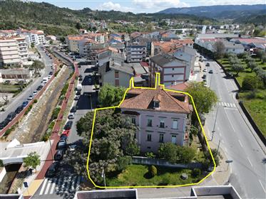 Prédio habitacional com varanda,jardim e terreno numa localização exceptional em Eiras - Coimbra