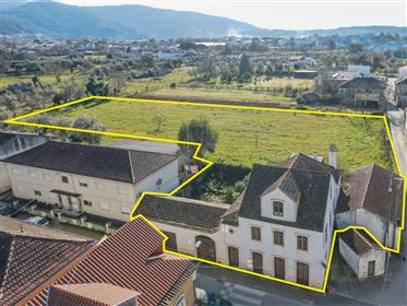 Traditional villa with patio, cellar, arrúmos, sotão, garage, land and well in an exception location