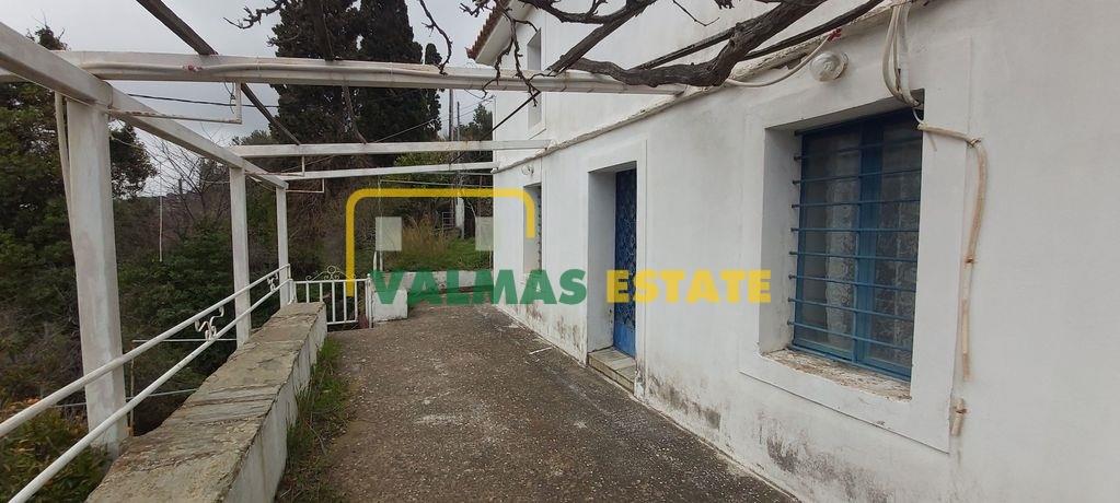 (For Sale) Residential Detached house || Cyclades/Andros Chora - 158 Sq.m, 5 Bedrooms, 170.000€