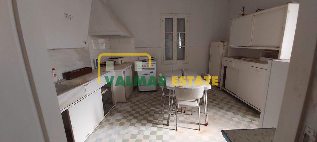 (For Sale) Residential Detached house || Cyclades/Andros Chora - 187 Sq.m, 4 Bedrooms, 180.000€