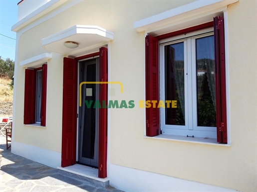 (Продава се) Жилищен имот Самостоятелна къща || Циклади/Андрос Хора - 95 кв.м, 1 Спални, 185.000€