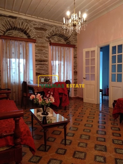 (In vendita) Appartamento al piano residenziale || Cyclades/Andros Chora - 108 Mq, 2 Camere da lett