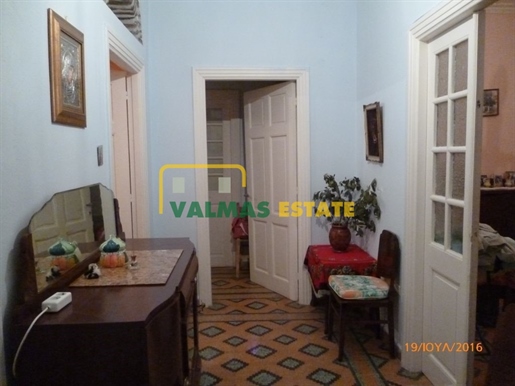 (À vendre) Appartement résidentiel à l’étage || Cyclades/Andros Chora - 108 m², 2 chambres, 80.000€