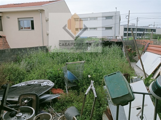 Terreno com projeto aprovado para Moradia de 3 Pisos - Madalena