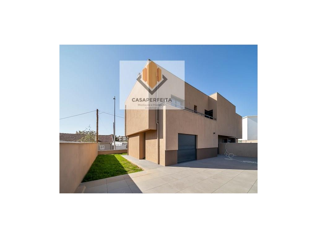 Huis 3 Slaapkamers Te Koop Vila Nova de Gaia