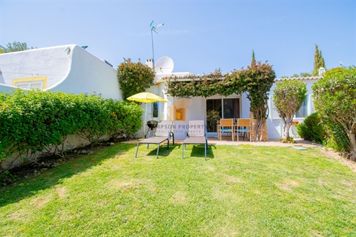 Pentru vânzare la Quinta do Paraíso, Carvoeiro, casă cu 2 dormitoare și grădină privată