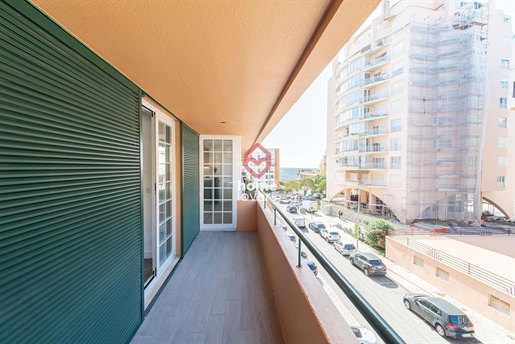 Comprar T2- garaje- balcón- Cascais- 825 000€
