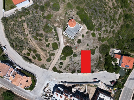Terreno urbano para construção de Moradia com 3 pisos - Alje