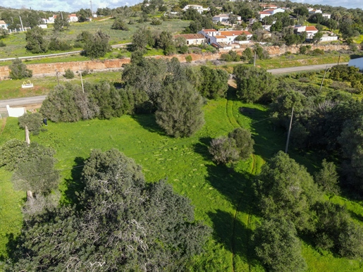 Rustikales Grundstück in Poço Barreto in Silves