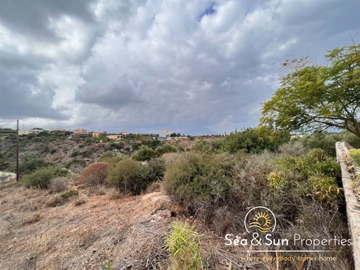 A piece of land with a building permit in Plaka