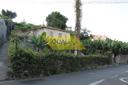 House in need of renovation in Funchal - €750,000.00