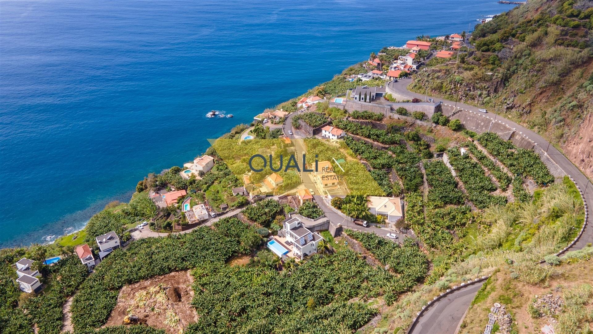 Terrein van 2395 m2 in Fajã do Arco da Calheta – 550.000,00€