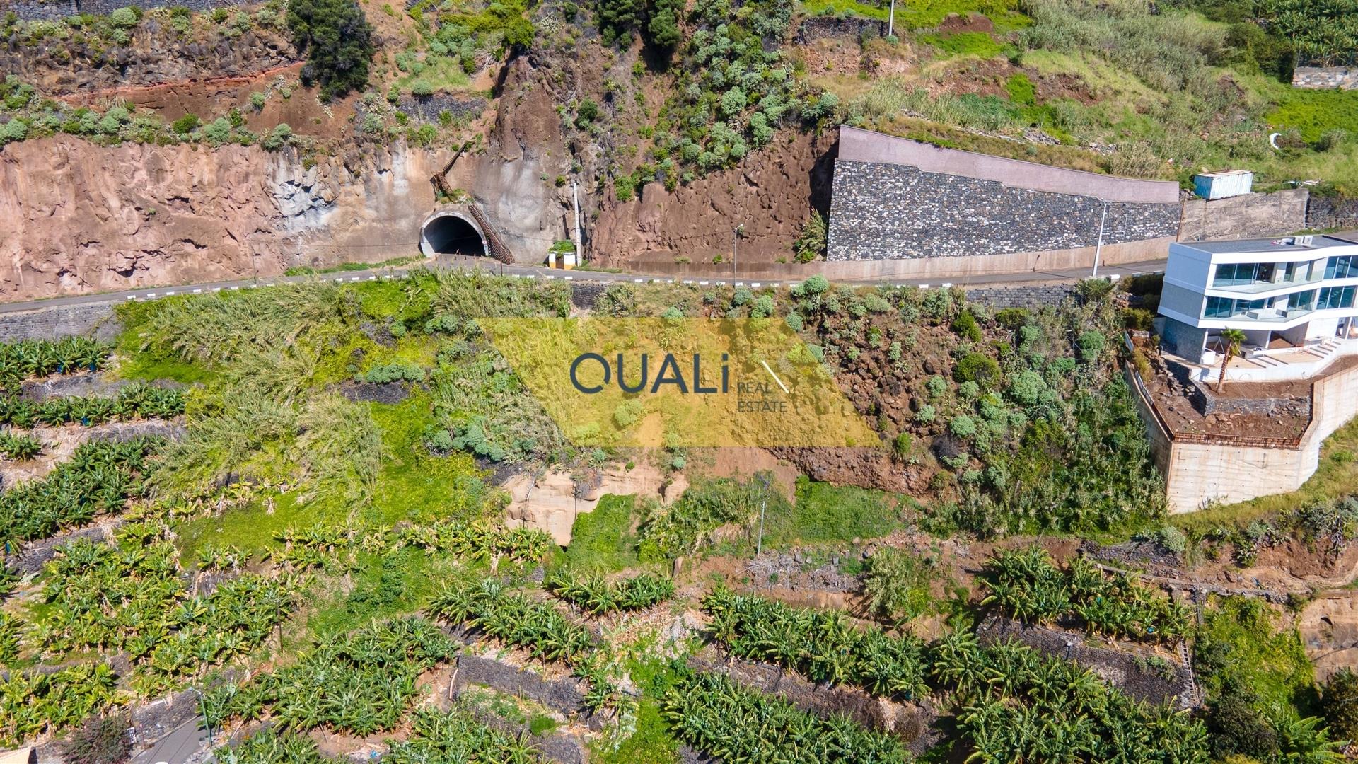 Terrein van 2395 m2 in Fajã do Arco da Calheta – 550.000,00€