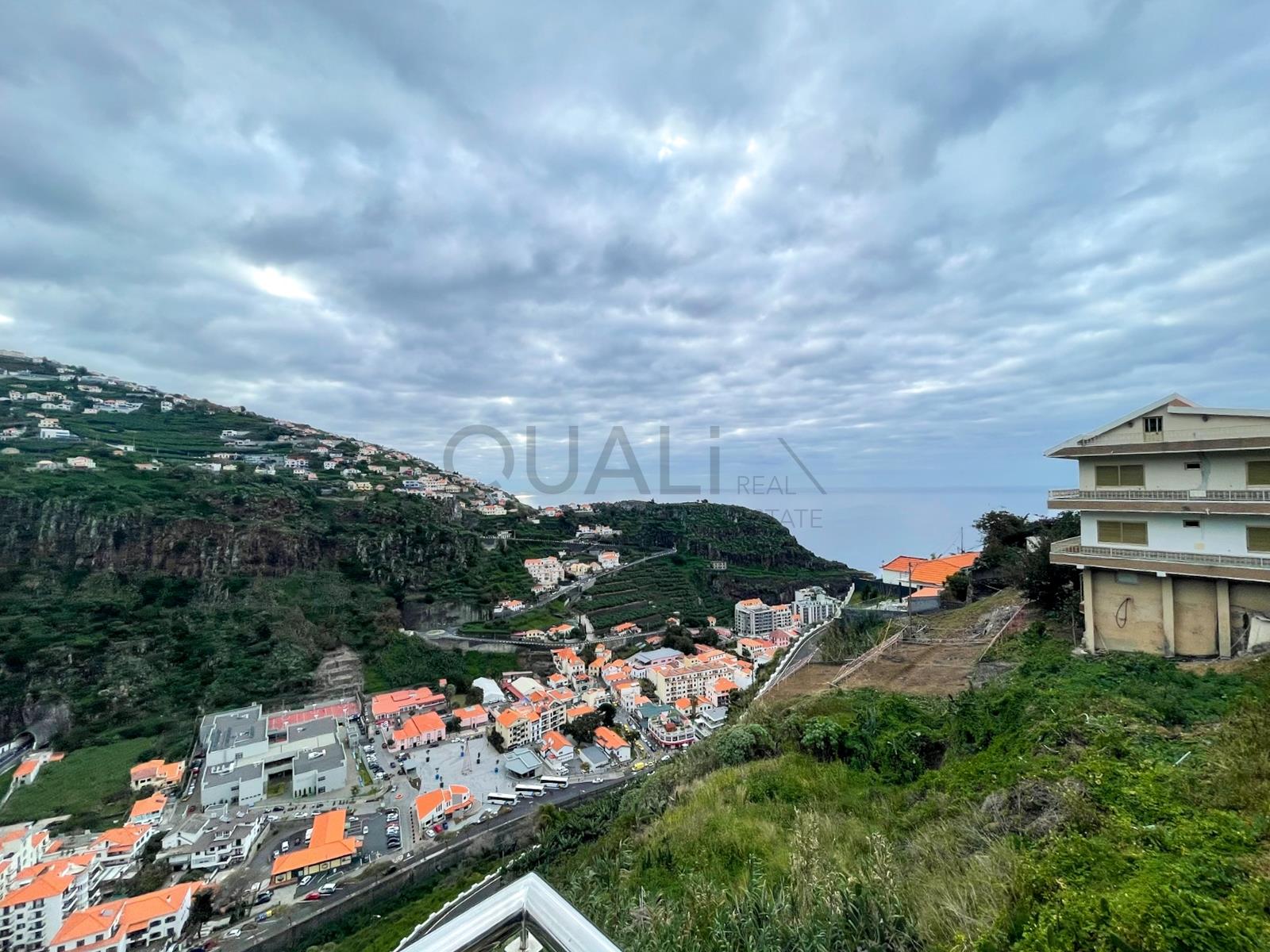 Villa 3 chambres avec piscine, vue sur l´océan et finitions haut de gamme à Ribeira Brava