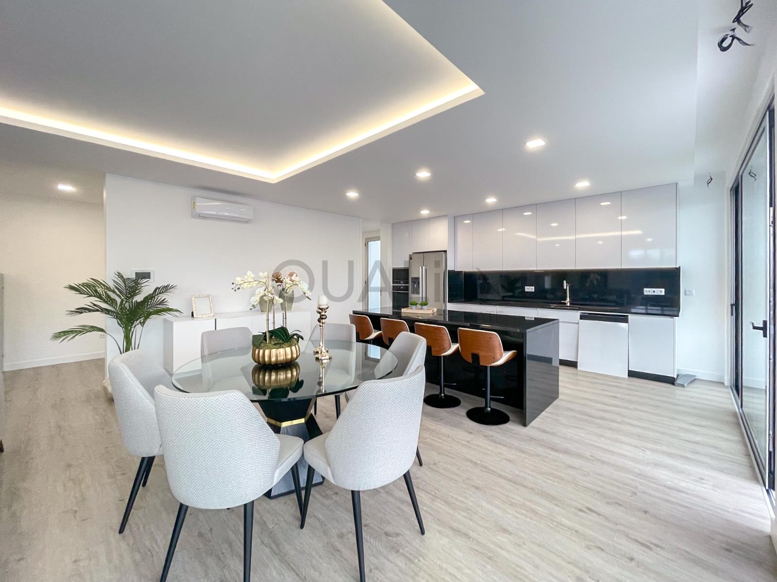 Villa 3 chambres avec piscine, vue sur l´océan et finitions haut de gamme à Ribeira Brava