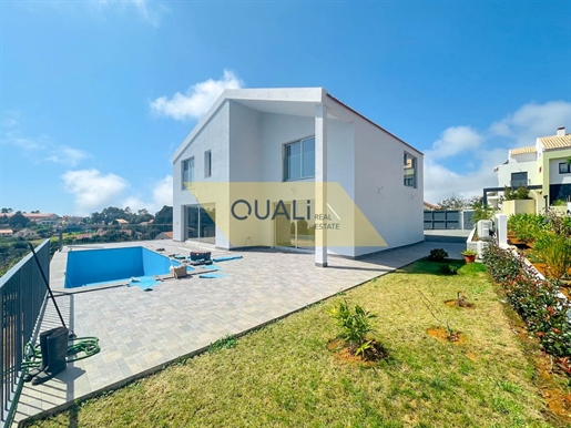 Casa Nueva de 3 dormitorios con piscina en Prazeres, Calheta